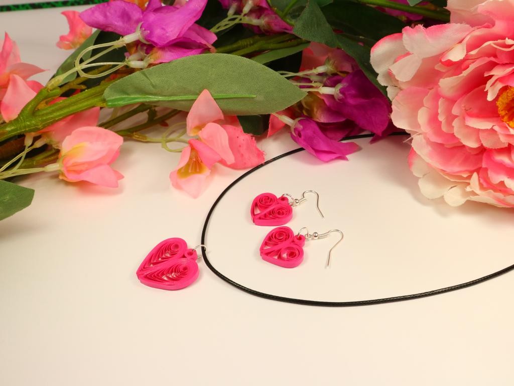 Bijoux quilling : parure cœur, boucles d'oreilles et pendentif