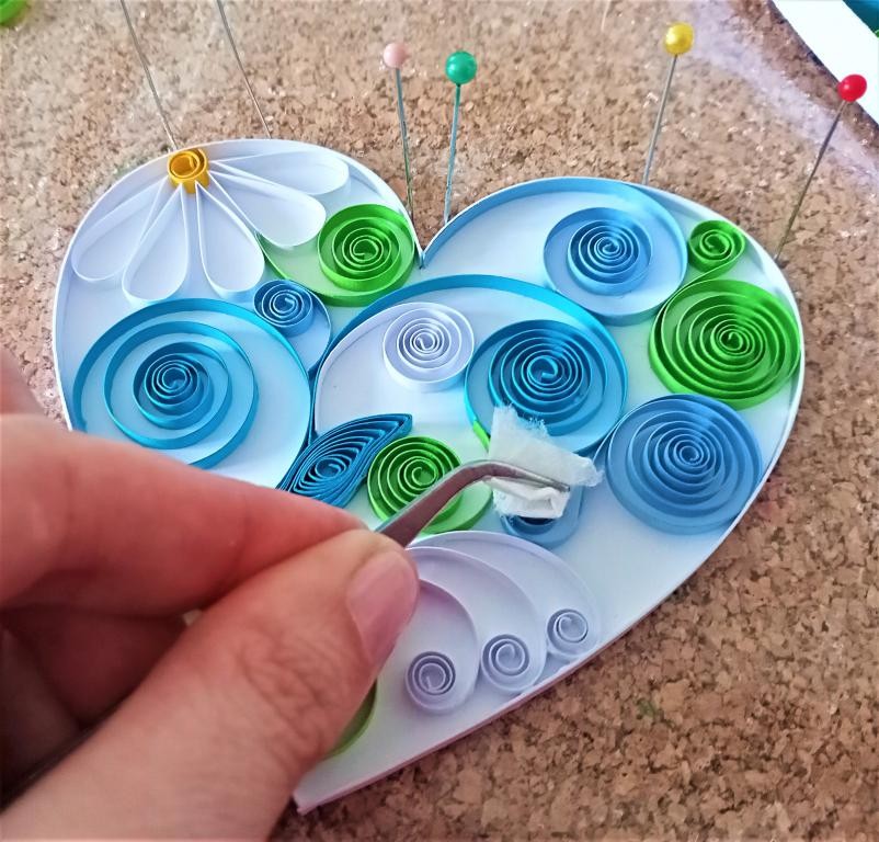 Cœur quilling, surplus de colle retiré