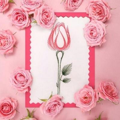 Broderie sur papier fleur de rose en bouton