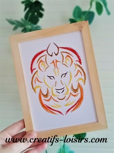 Broderie sur papier Signe du zodiaque LION