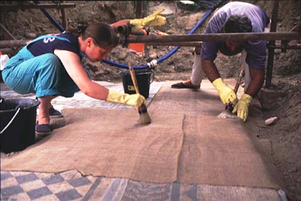 04entoilage de surface avant la depose mosaique de clonas sur vareze isere