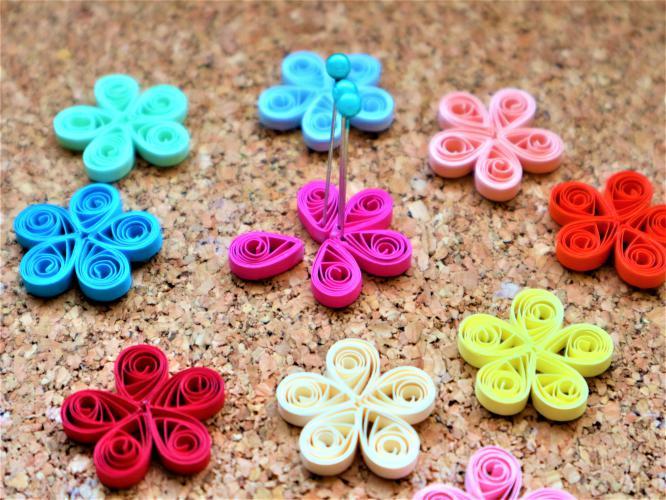 06 tuto quilling modele debutant facile oeuf paques printemps fleur realiser 12 fleurs