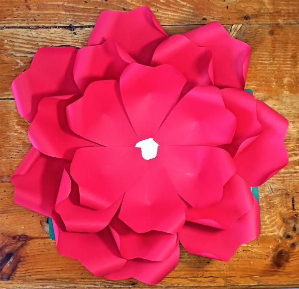 13 fleur papier geante diy loisirs creatifs eugenie tuto decor paper craft 3eme couronne petale