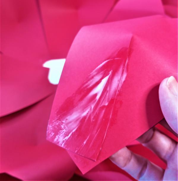 14 fleur papier geante diy loisirs creatifs eugenie tuto decor paper craft colle sur petale