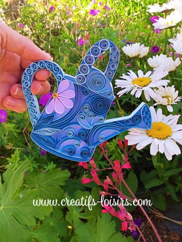 Arrosoir quilling bande papier roule bleu fleur paperolles diy art fait main jardin jardinage deco choix couleur ombre