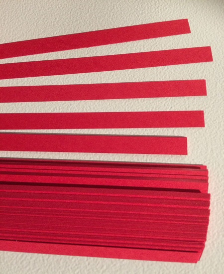 Bande de papier quilling rouge groseille loisir creatif