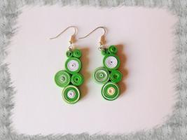 Bijoux boucles d oreille quilling cercles serres vert et blanc loisirs creatifs 02