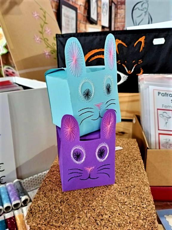 Boite lapin broderie sur papier broder fil tendu string art rabbit