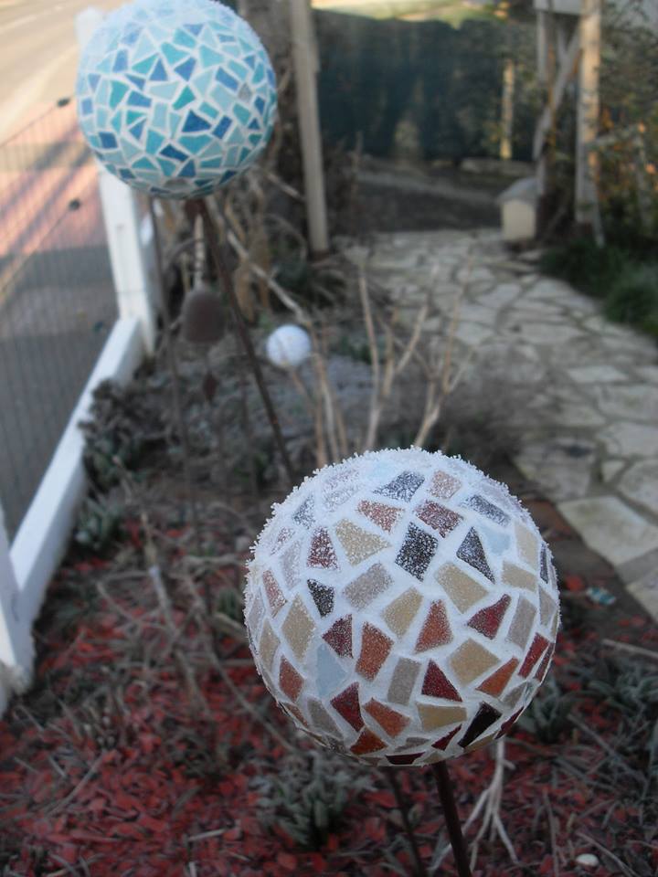 Boule mosaique deco de jardin tuteur hiver gel loisirs creatifs eugenie