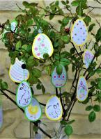 Broderie papier mobile de paques oeuf lapin poussin cloche tulipe loisir creatif eugenie