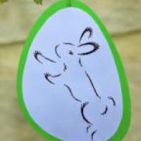 Broderie papier oeuf paques loisir creatif eugenie lapin qui court
