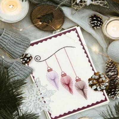 Broderie sur paier carte a broder 3 boule de noel pointu goutte fil