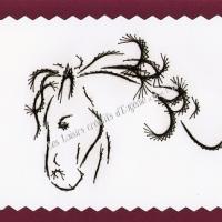 Broderie sur papier carte a broder loisirs creatifs tete de cheval prune violet