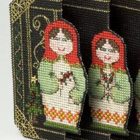 Broderie sur papier point de croix carton feuille perfore trou noir matriochka