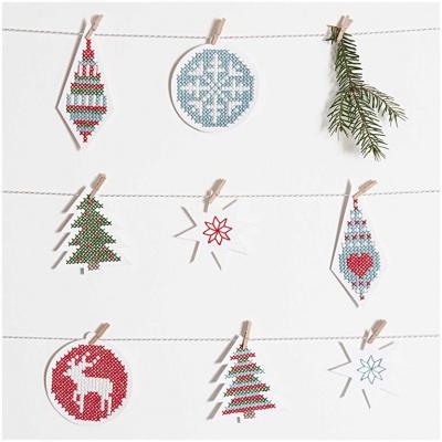 Carton a broder perfoe perce point de croix christmas xmas noel sapin boule etoile