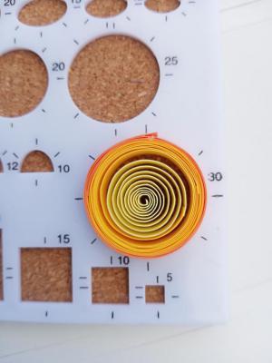 Cercle spirale gabarit bande papier roule paperolle quilling loisir creatif eugenie tuto soleil 1