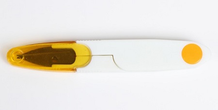Ciseaux coupe fil jaune materiel broderie couture