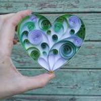 Coeur heart vert quilling paperolles bande papier roule bois peinture diy art