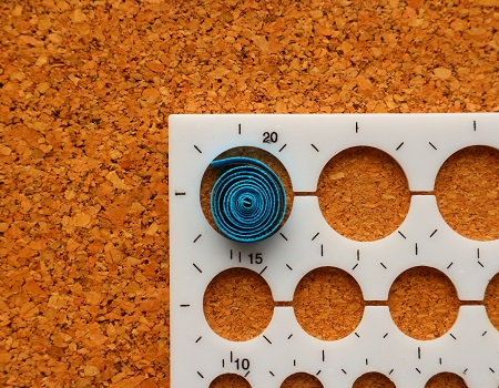 Epouser la forme d un gabarit cercle quilling loisirs creatifs 01