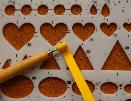 Gabarit coeur quilling loisirs creatifs enrouler un cote