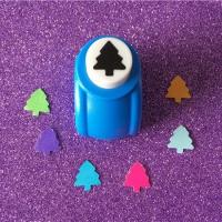 Mini perforatrice loisirs creatifs eugenie sapin 02