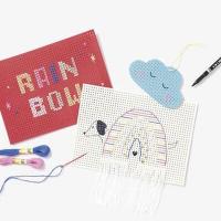 Modele broderie sur carton enfant arc en ciel chien rainbow lettre carte