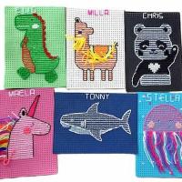 Modele broderie sur carton enfant panda licorne dinosaure requin meduse lama