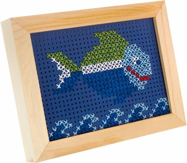 Modele broderie sur carton enfant poisson cadre tableau mer