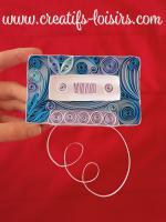 Quilling cassette audio bleu retro vintage bande papier roule paperolle loisirs creatifs eugenie art diy fait main rouge