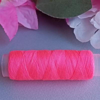 Rose fluo fil a coudre couture bobine broderie sur papier string art carte a broder