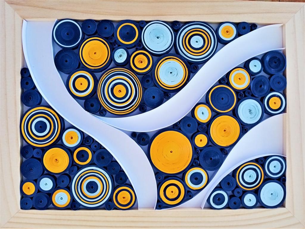 Tableau abstrait quilling paper bande papier roule paperolle bleu jaune blanc