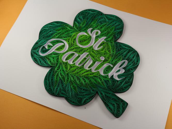 Tableau quilling trefle saint patrick couleur analogue degrade