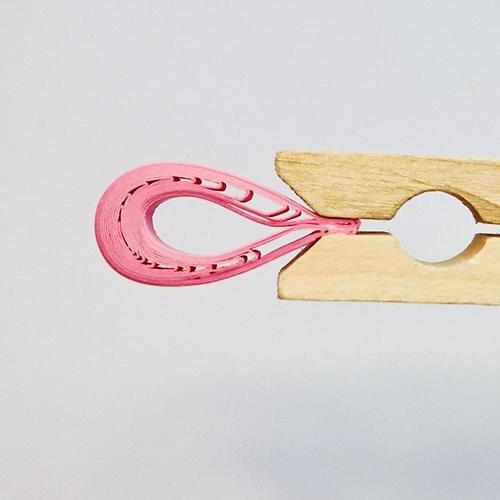 Tuto quilling ruban octobre rose epingle a linge tenir spirale papier