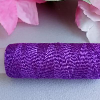 Violet fil a coudre couture bobine broderie sur papier string art carte a broder